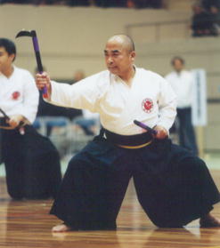 琉球古武術　鎌術の演武写真