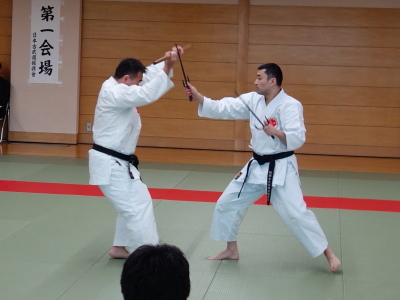 釵対棒の組手